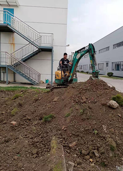 蘇州15小挖機租賃(圖1)